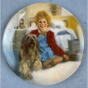 1982 Annie and Sandy‎ Collector's Plate By Edwin M. Knowles Numbered 18473P